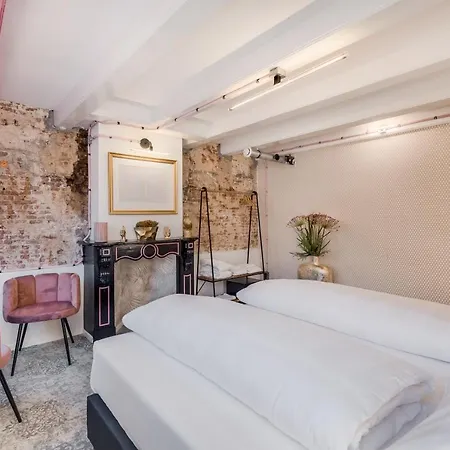 Will & Tate Hostel