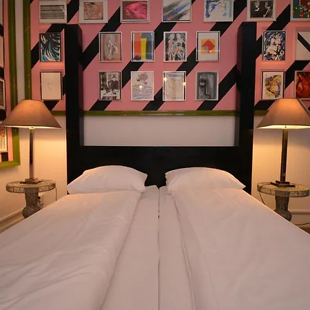 Hostel Will & Tate *